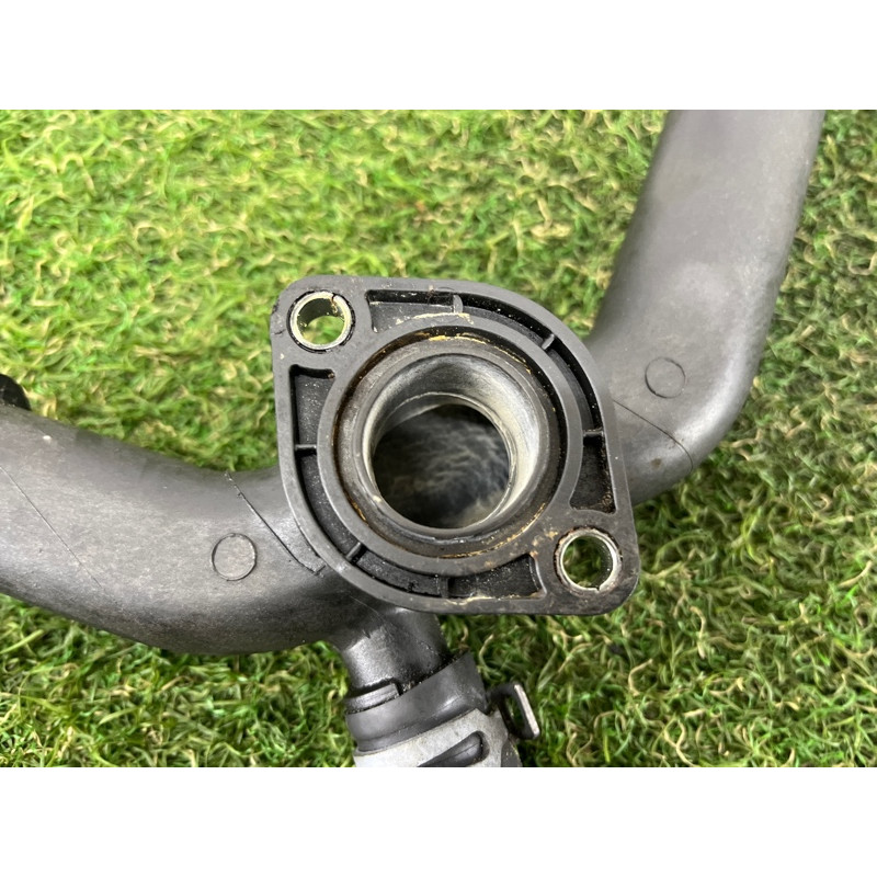 Трубка системы охлаждения (система охлаждения) AUDI Q5 8R 2012 3.2 CALB 06E121045J