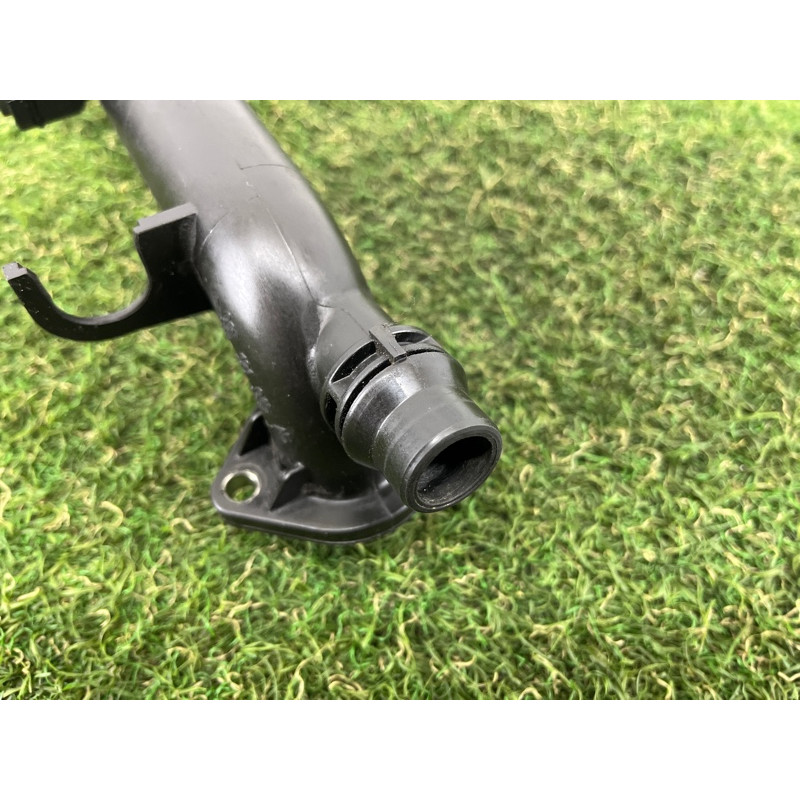 Трубка системы охлаждения (система охлаждения) AUDI Q5 8R 2012 3.2 CALB 06E121045J