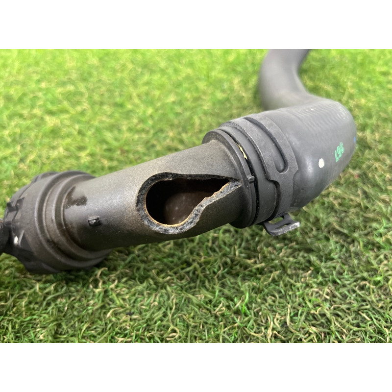 Патрубок (система охлаждения) AUDI A4 B9 2017 2.0 8W0122101B