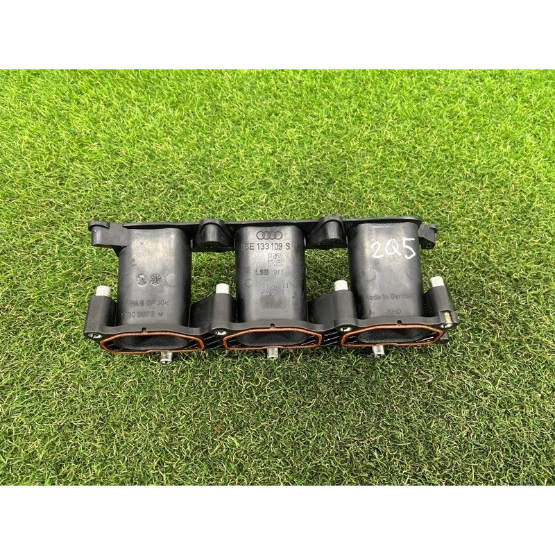 Коллектор впускной (впускная система) AUDI Q5 8R 2012 3.2 CALB 06E133125D