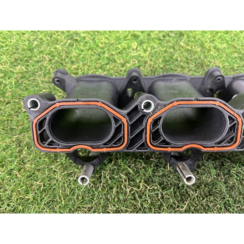 Коллектор впускной (впускная система) AUDI Q5 8R 2012 3.2 CALB 06E133125D