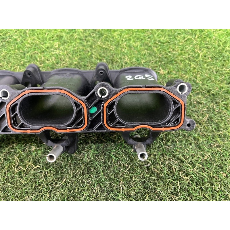 Коллектор впускной (впускная система) AUDI Q5 8R 2012 3.2 CALB 06E133125D