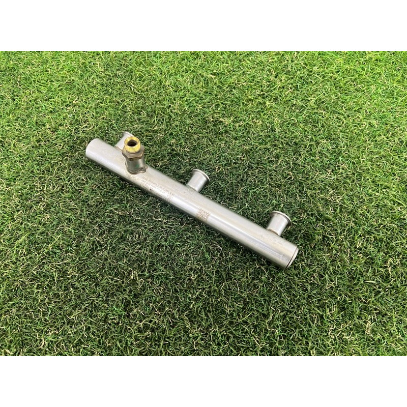 Топливная рампа (топливная система) AUDI Q5 8R 2012 3.2 CALB 06E130090F