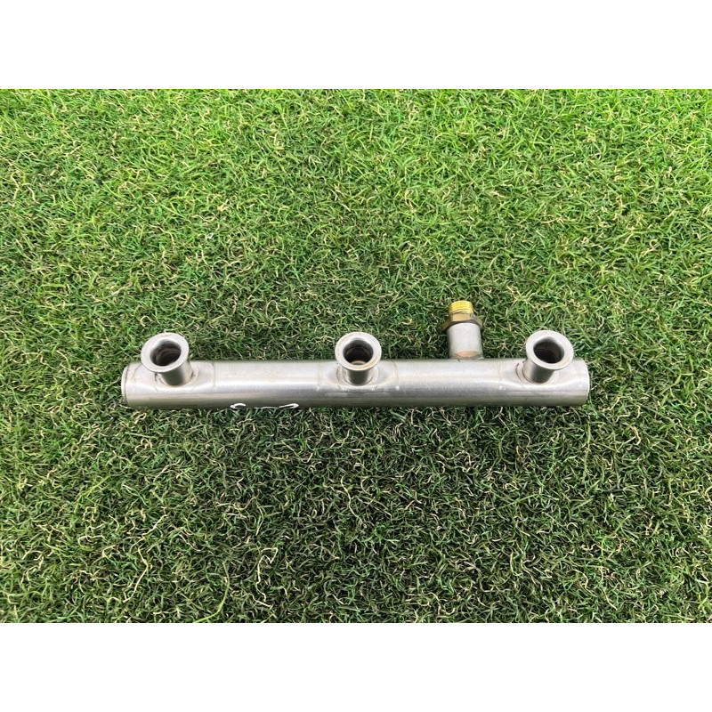 Топливная рампа (топливная система) AUDI Q5 8R 2012 3.2 CALB 06E130090F