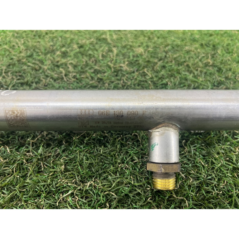 Топливная рампа (топливная система) AUDI Q5 8R 2012 3.2 CALB 06E130090F