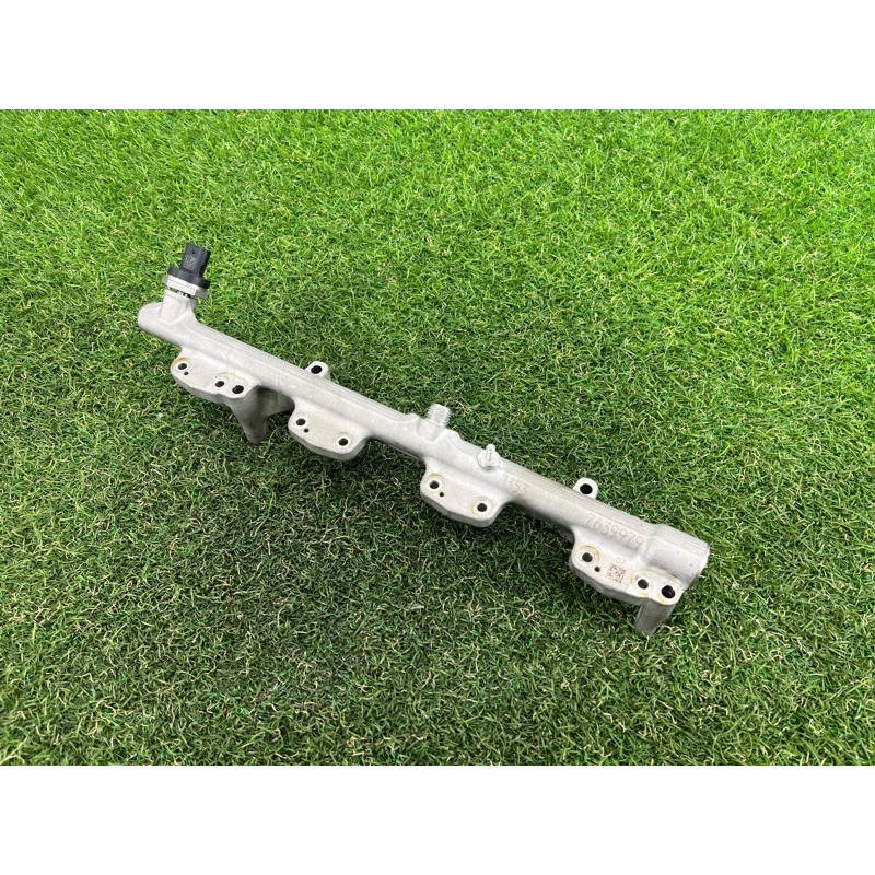 Топливная рампа (топливная система) BMW 5-series G30 2017 2.0 B46B20 13538694198