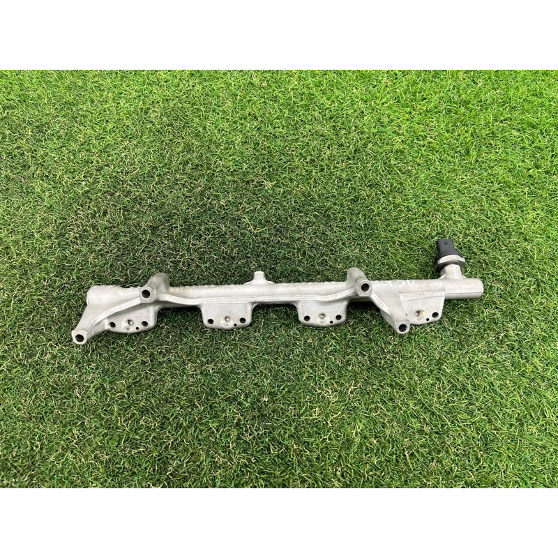 Топливная рампа (топливная система) BMW 5-series G30 2017 2.0 B46B20 13538694198