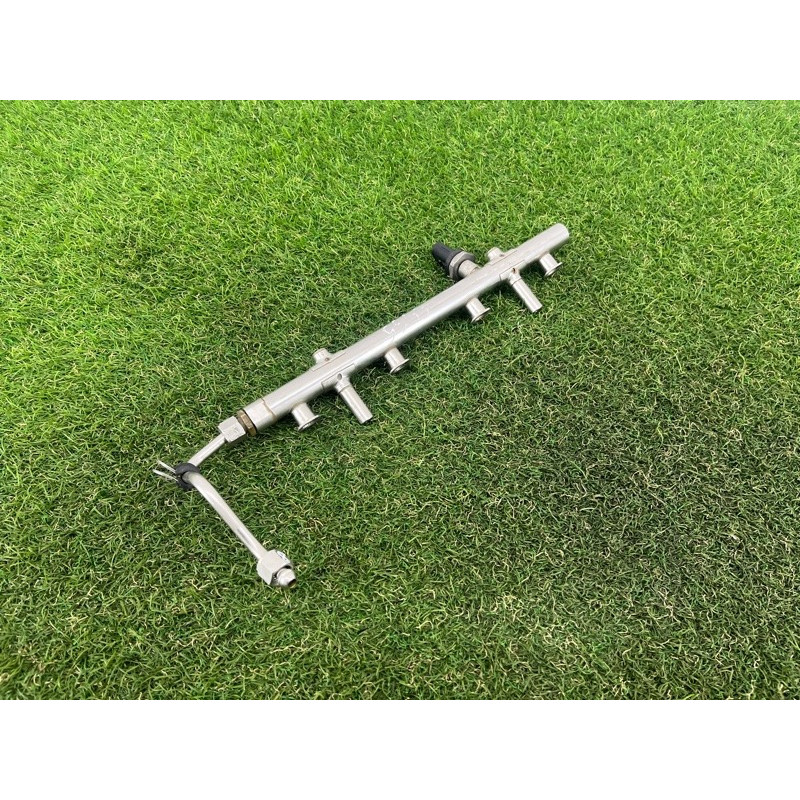 Топливная рампа (топливная система) AUDI A3 8V 2015 1.8 06K133317G