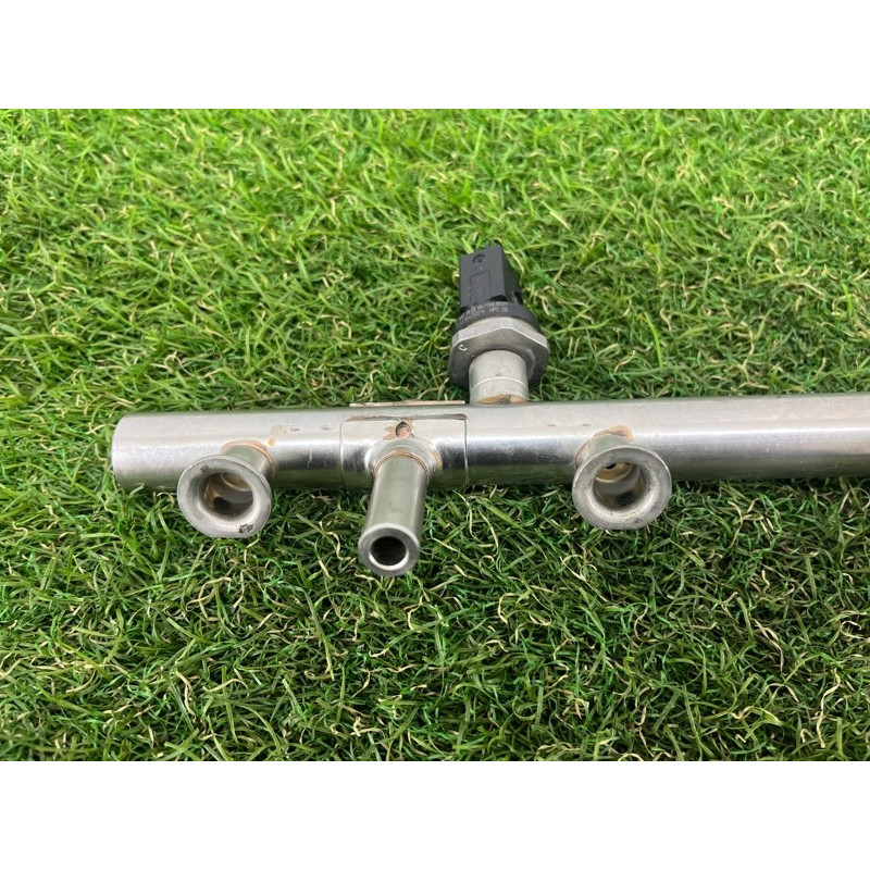 Топливная рампа (топливная система) AUDI A3 8V 2015 1.8 06K133317G