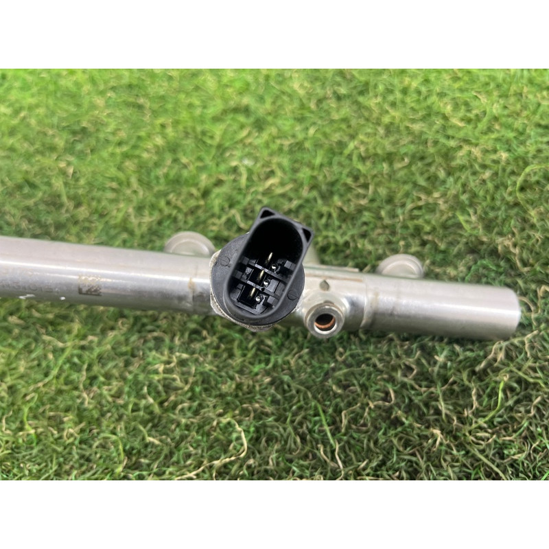 Топливная рампа (топливная система) AUDI A3 8V 2015 1.8 06K133317G