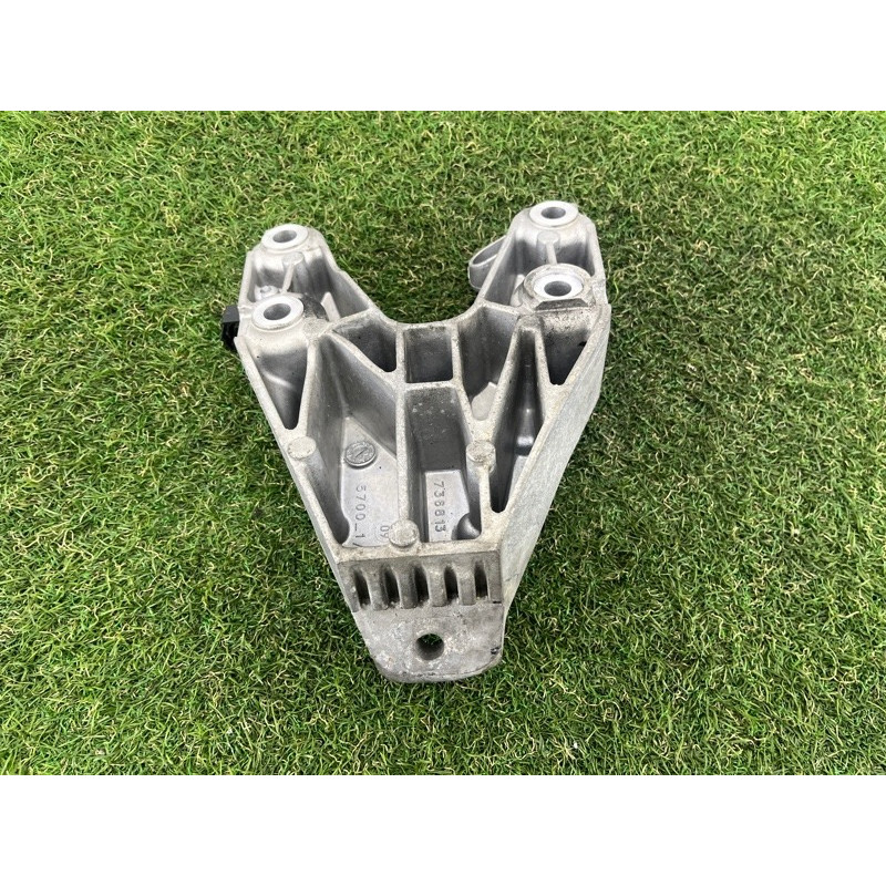 Кронштейн двигателя (кронштейны двигателя) BMW X3 F25 2012 3.0 22116864719