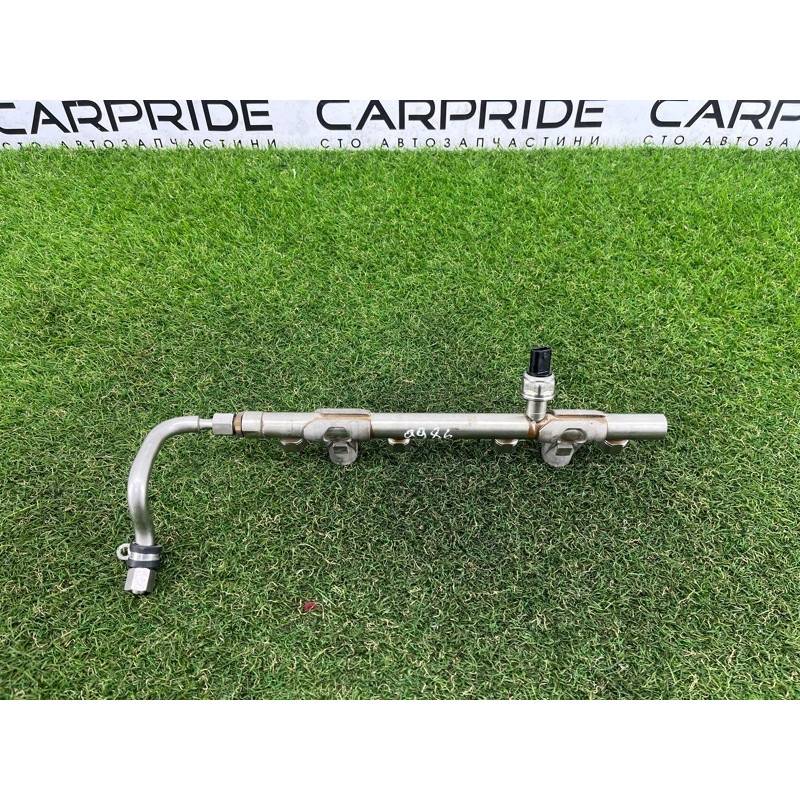 Топливная рампа (топливная система) AUDI A3 8V 2018 2.0 CZRA 06L133317N