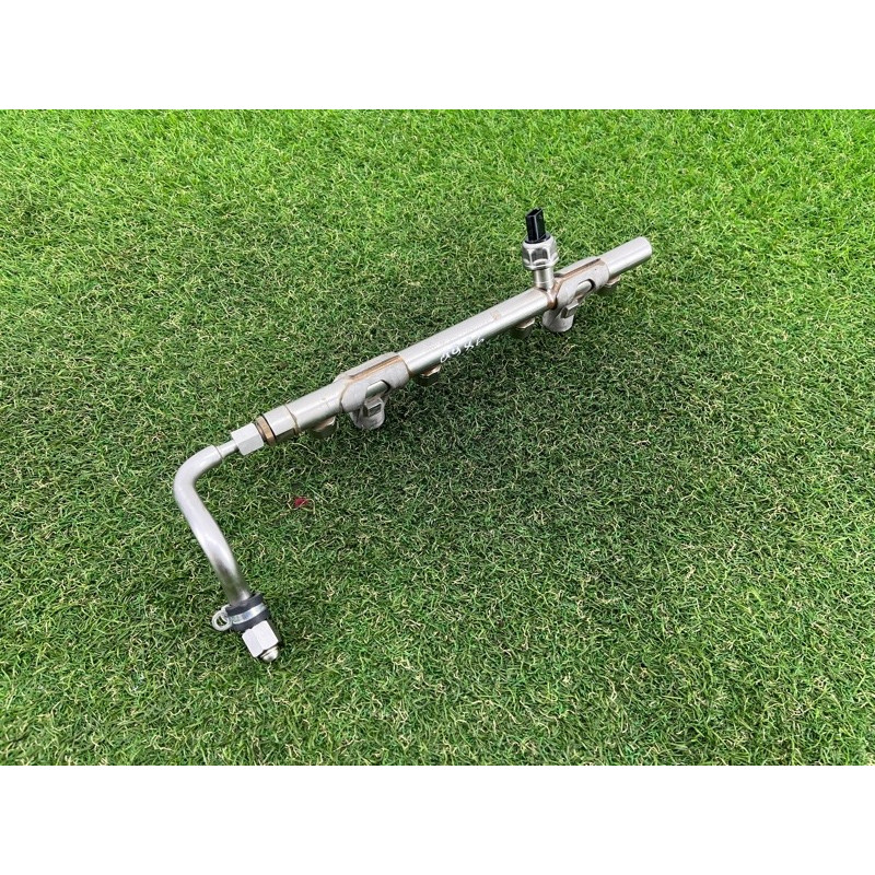 Топливная рампа (топливная система) AUDI A3 8V 2018 2.0 CZRA 06L133317N