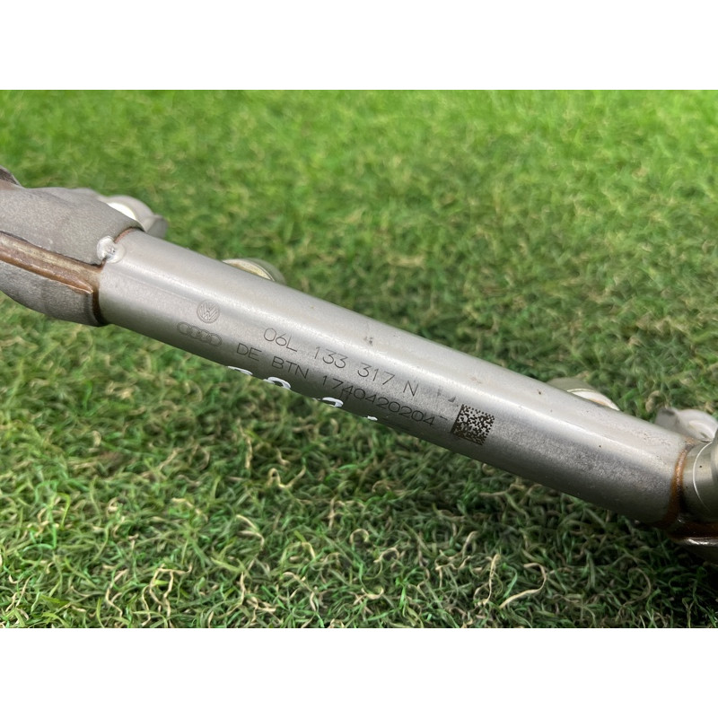 Топливная рампа (топливная система) AUDI A3 8V 2018 2.0 CZRA 06L133317N