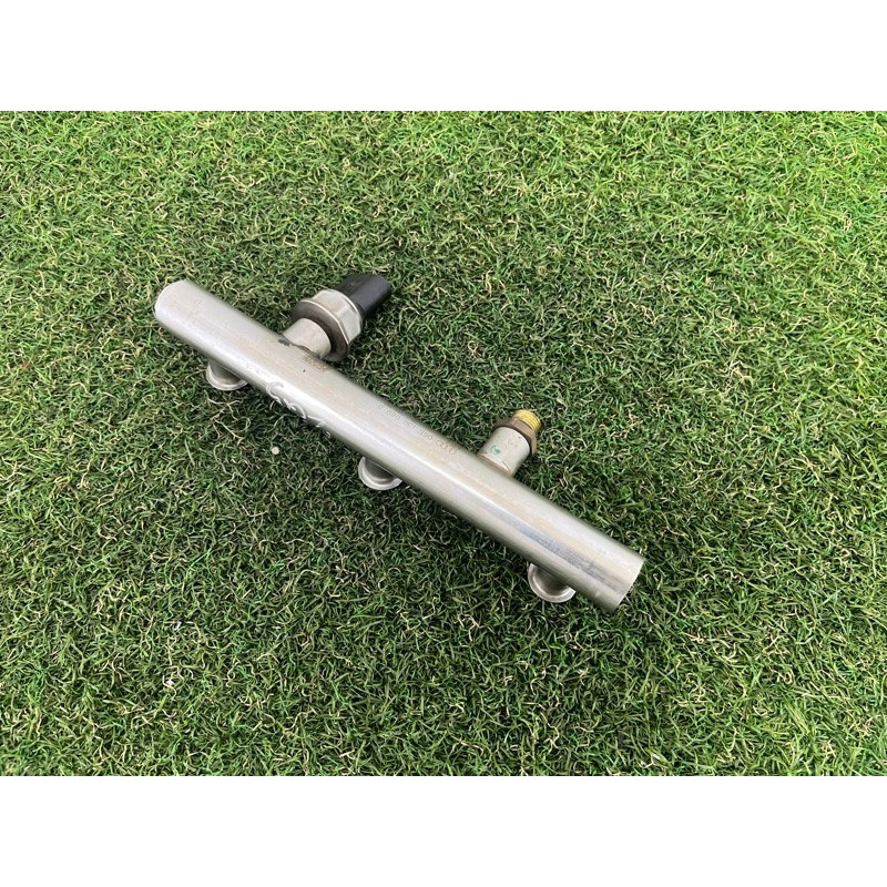 Топливная рампа (топливная система) AUDI Q5 8R 2012 3.2 CALB 06E130089D