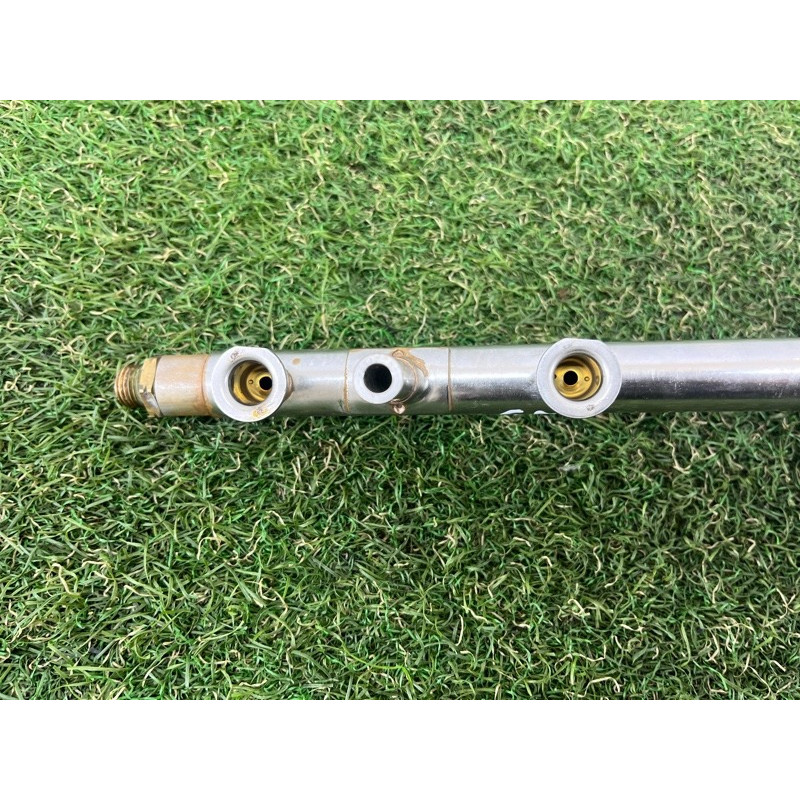 Топливная рампа (топливная система) AUDI A4 B9 2017 2.0 06K133317G