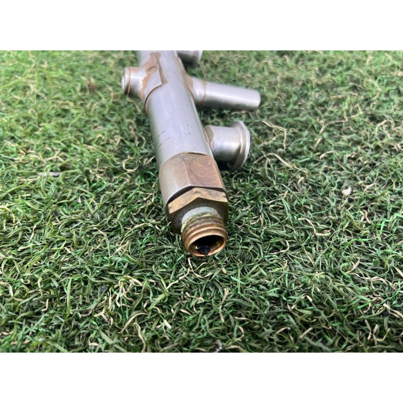 Топливная рампа (топливная система) AUDI A4 B9 2017 2.0 06K133317G