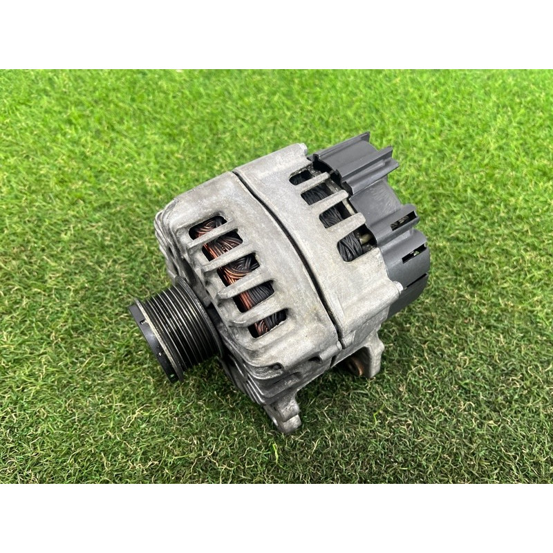 Генератор (электрика) Volkswagen Touareg FL 2015 3.6 03H903023K