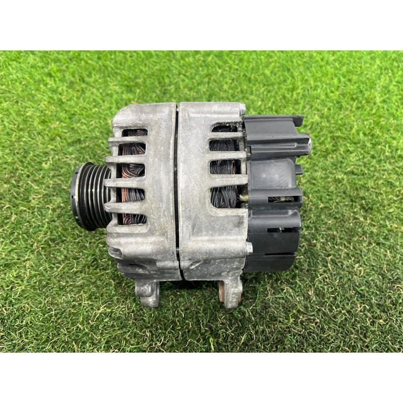 Генератор (электрика) Volkswagen Touareg FL 2015 3.6 03H903023K