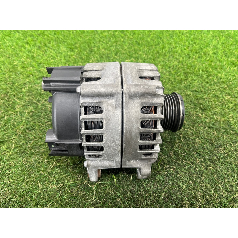 Генератор (электрика) Volkswagen Touareg FL 2015 3.6 03H903023K
