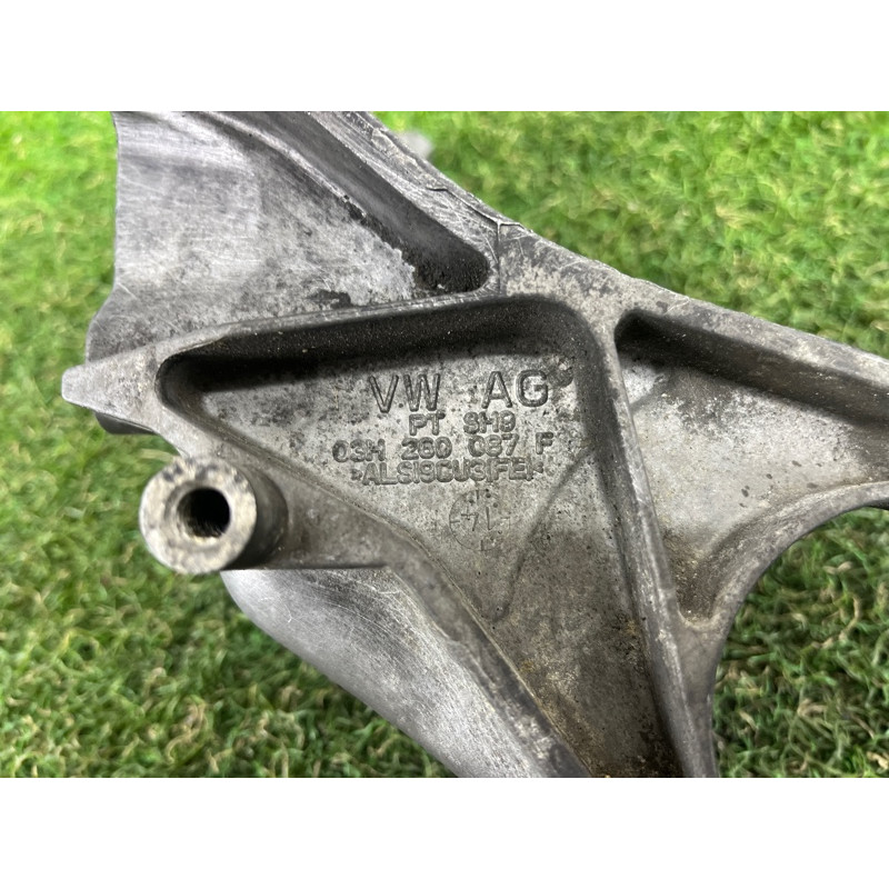 Кронштейн генератора (кронштейны двигателя) Volkswagen Touareg FL 2015 3.6 03H260087F