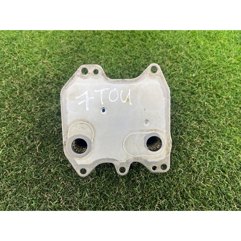 Теплообменник масляного фильтра (двигатель и элементы) Volkswagen Touareg FL 2015 3.6 03H117021D