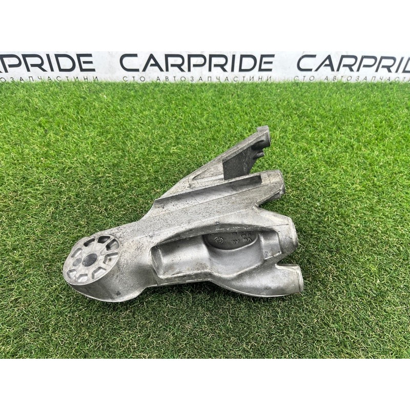 Кронштейн подушки двигателя (кронштейны двигателя) Volkswagen Touareg FL 2015 3.6 03H199308