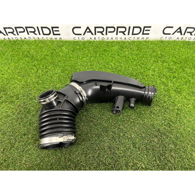 Повітряний резонатор (подача палива) BMW 5-series G30 2017 2.0 B46B20 13718663614