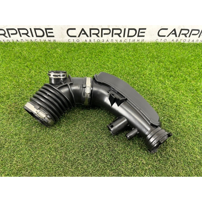 Повітряний резонатор (подача палива) BMW 5-series G30 2017 2.0 B46B20 13718663614