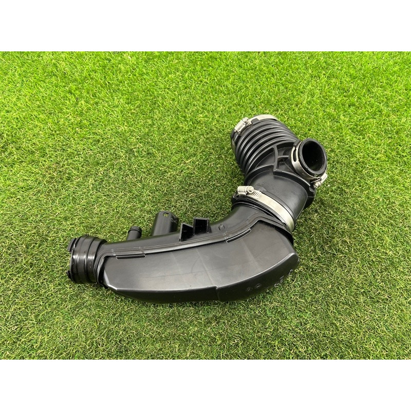 Повітряний резонатор (подача палива) BMW 5-series G30 2017 2.0 B46B20 13718663614