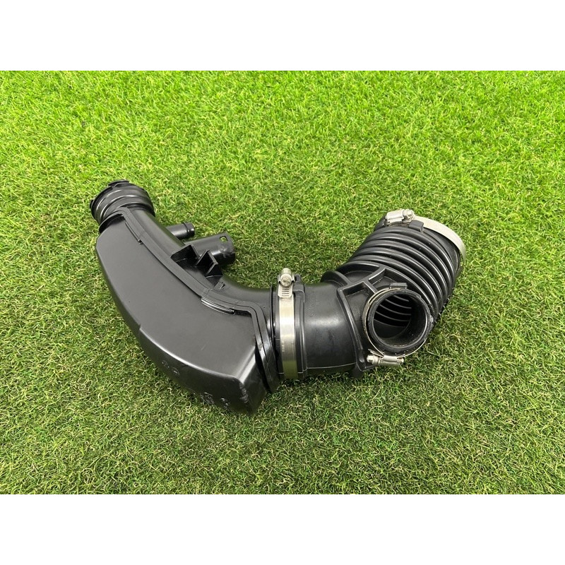 Повітряний резонатор (подача палива) BMW 5-series G30 2017 2.0 B46B20 13718663614