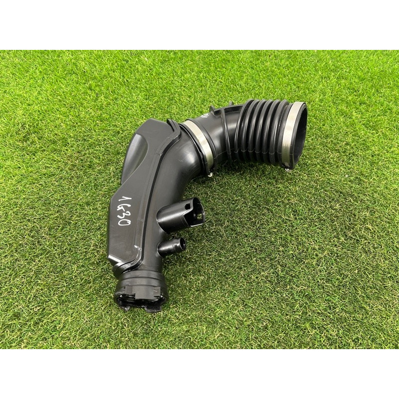 Повітряний резонатор (подача палива) BMW 5-series G30 2017 2.0 B46B20 13718663614