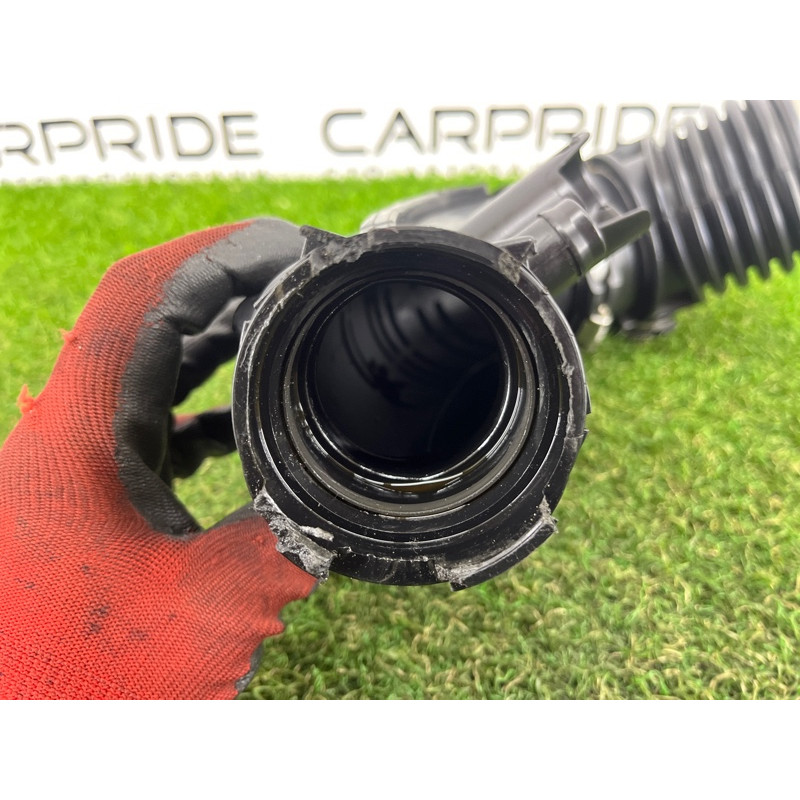 Повітряний резонатор (подача палива) BMW 5-series G30 2017 2.0 B46B20 13718663614