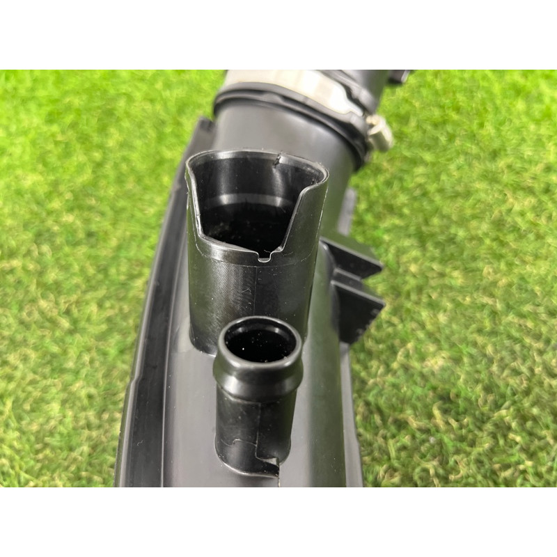 Повітряний резонатор (подача палива) BMW 5-series G30 2017 2.0 B46B20 13718663614