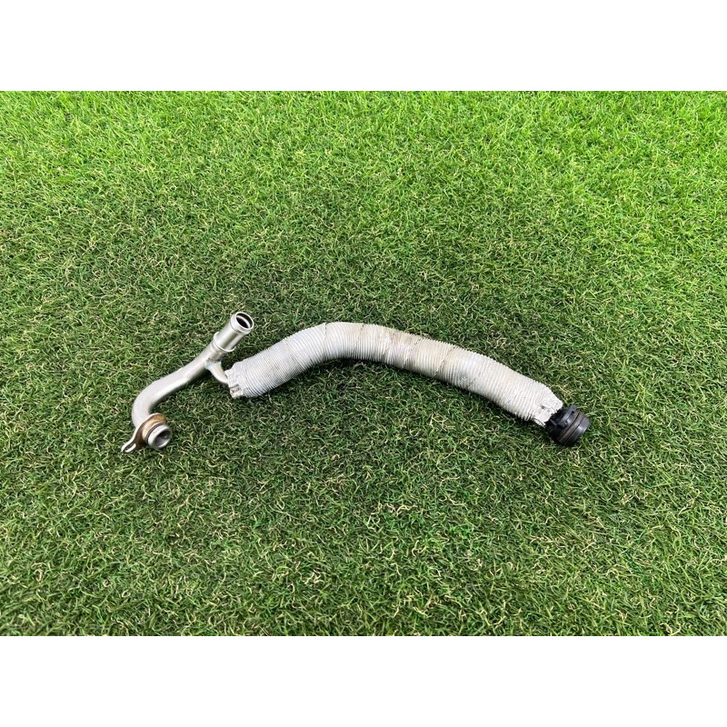 Трубка охлаждения турбины (впускная система) AUDI A3 8V 2018 2.0 CZRA 06K121497AQ