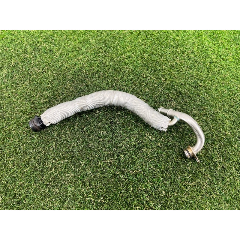 Трубка охлаждения турбины (впускная система) AUDI A3 8V 2018 2.0 CZRA 06K121497AQ