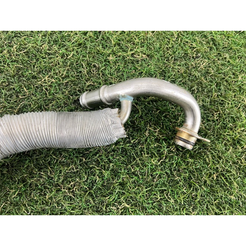 Трубка охлаждения турбины (впускная система) AUDI A3 8V 2018 2.0 CZRA 06K121497AQ