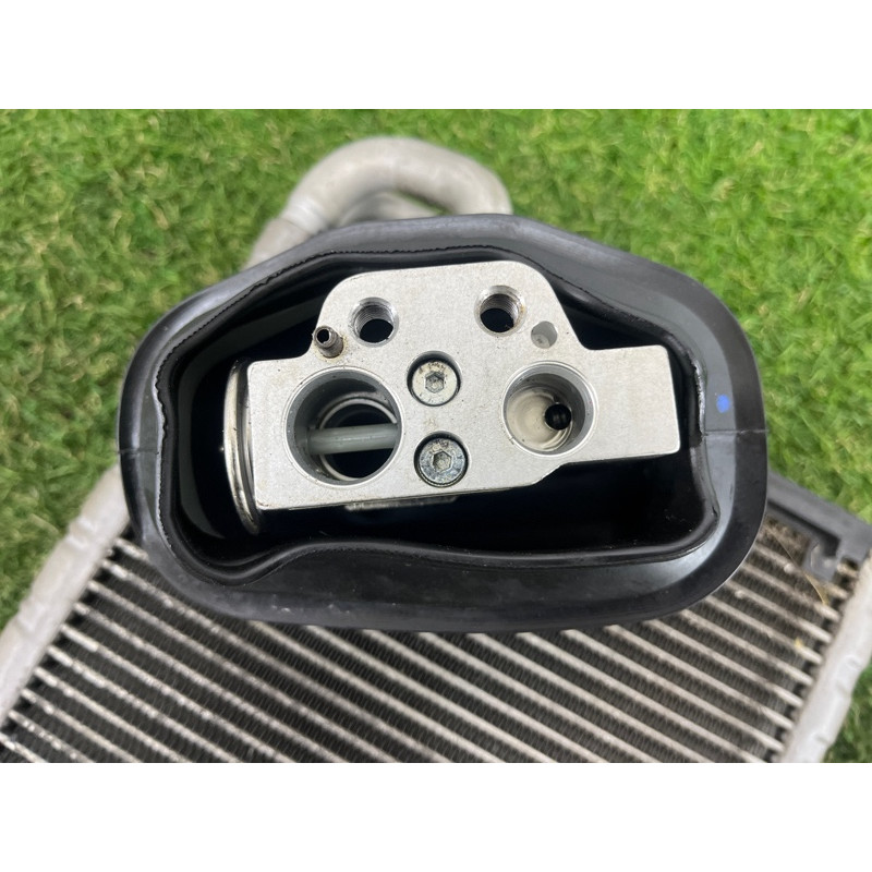 Випаровувач кондиціонера (обігрів та кондиціювання) AUDI Q5 8R 2012 3.2 CALB 8K1898967A