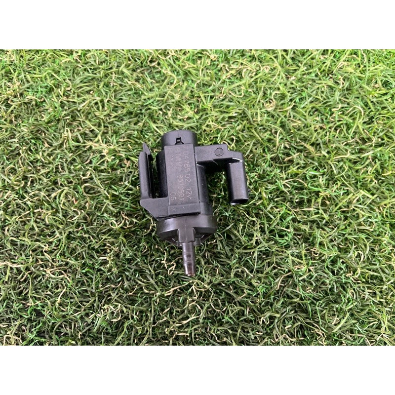 Вакуумний клапан (двигун та елементи) BMW 5-series G30 2017 2.0 B46B20 11748570591