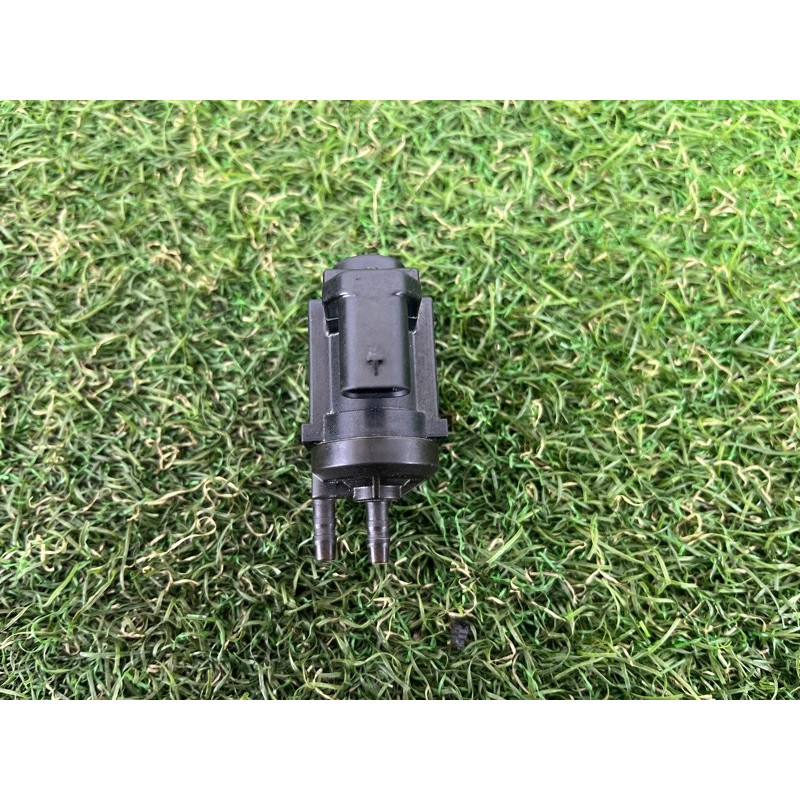 Вакуумний клапан (двигун та елементи) BMW 5-series G30 2017 2.0 B46B20 11748570591