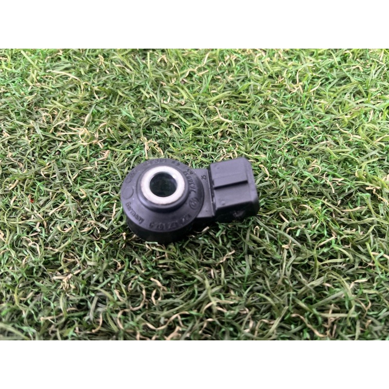 Датчик детонації (електрика двигуна) BMW 5-series G30 2017 2.0 B46B20 13627636937