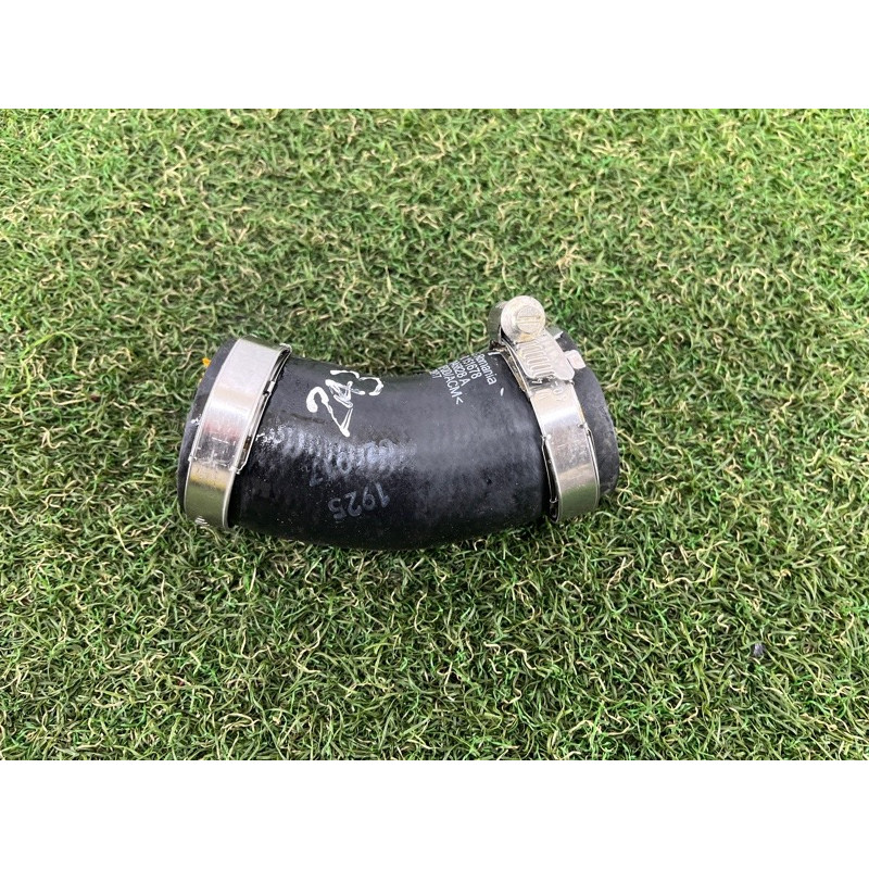 Патрубок интеркулера (двигатель и элементы) AUDI A3 8V 2018 2.0 CZRA 5Q0145828A