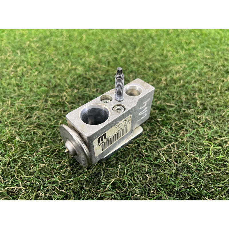 Клапан испарителя кондиционера (отопление и кондиционирование) AUDI A4 B9 2017 2.0 8W0820679