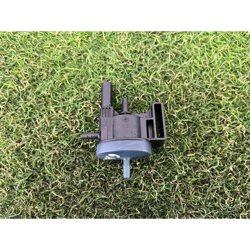 Вакуумный клапан (двигатель и элементы) AUDI A4 B9 2017 2.0 06H906283F