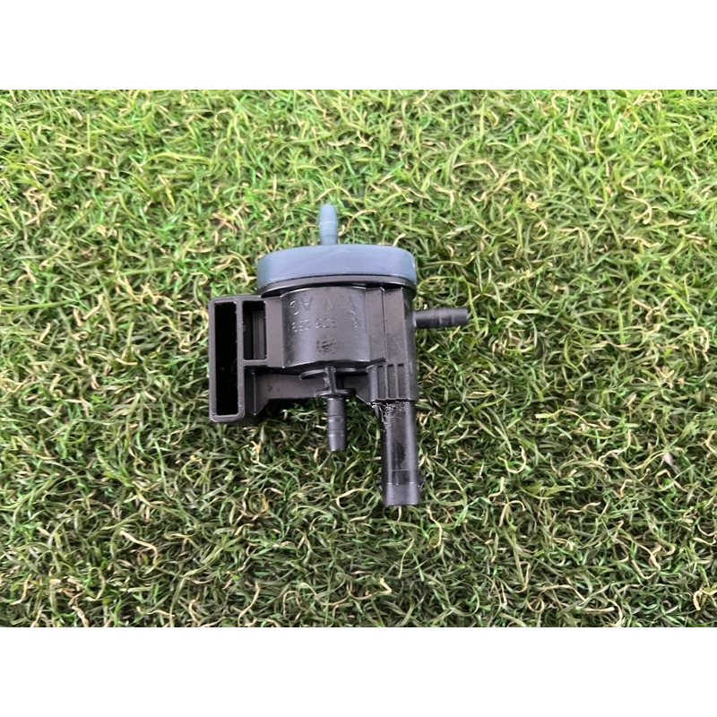 Вакуумный клапан (двигатель и элементы) AUDI A4 B9 2017 2.0 06H906283F