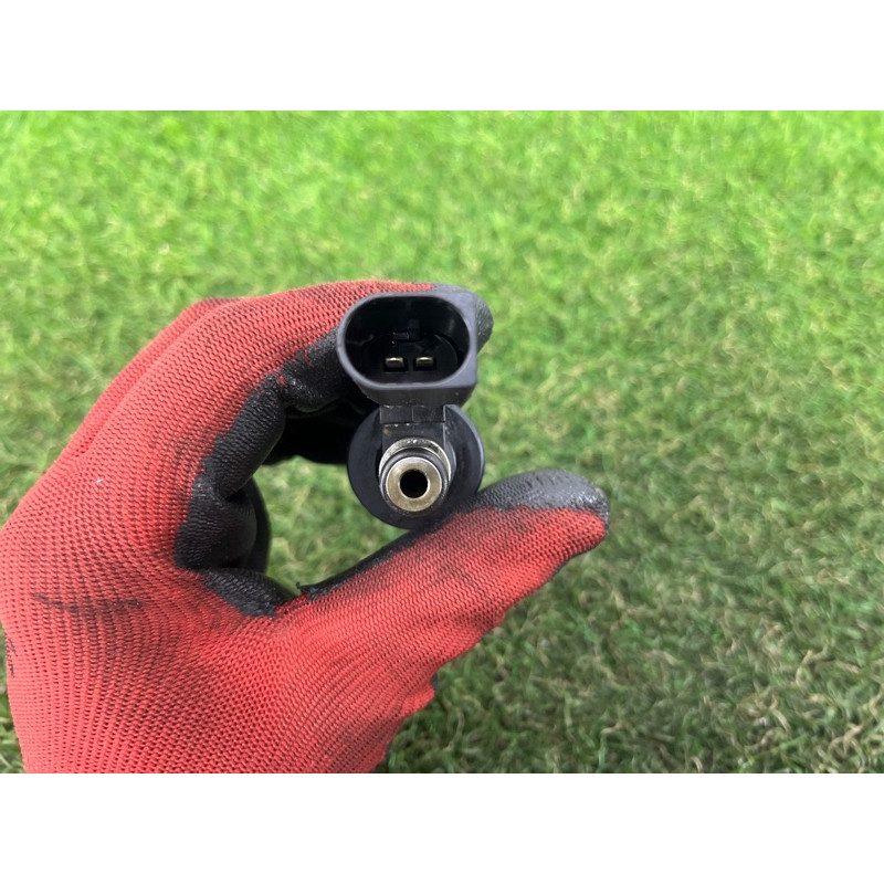 Форсунка топливная (топливная система) Volkswagen Touareg FL 2015 3.6 03H906036A