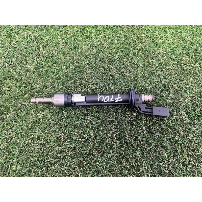 Форсунка топливная (топливная система) Volkswagen Touareg FL 2015 3.6 03H906036A