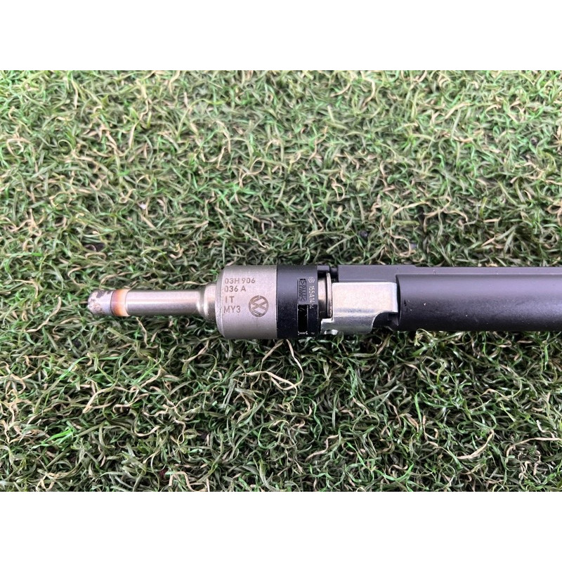 Форсунка топливная (топливная система) Volkswagen Touareg FL 2015 3.6 03H906036A