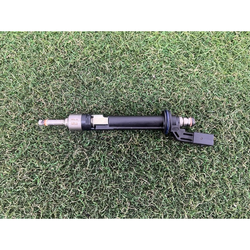 Форсунка топливная (топливная система) Volkswagen Touareg FL 2015 3.6 03H906036A