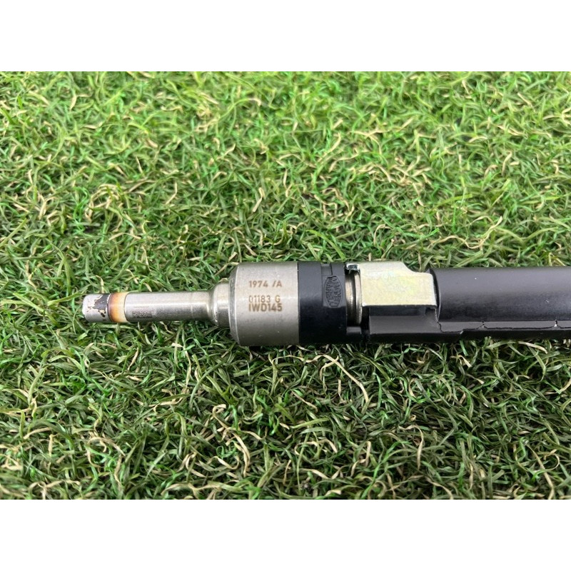 Форсунка топливная (топливная система) Volkswagen Touareg FL 2015 3.6 03H906036A